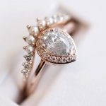 Cincin Pernikahan Diamon atau berlian