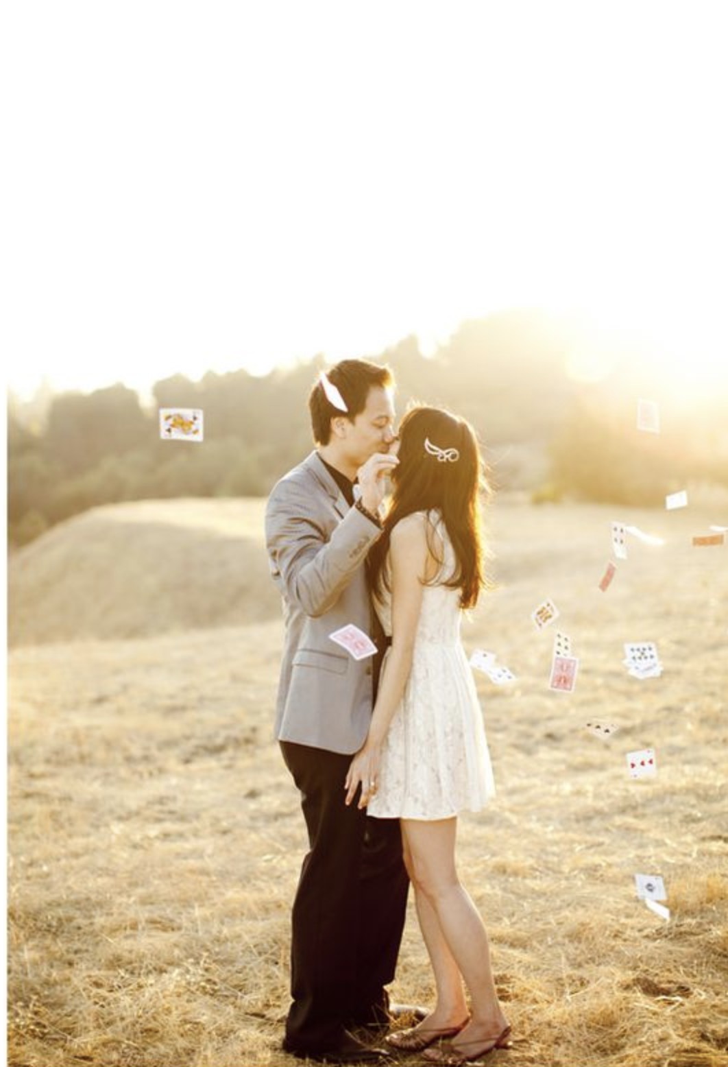 Konsep Pemotretan Prewedding Sunset dan hobi