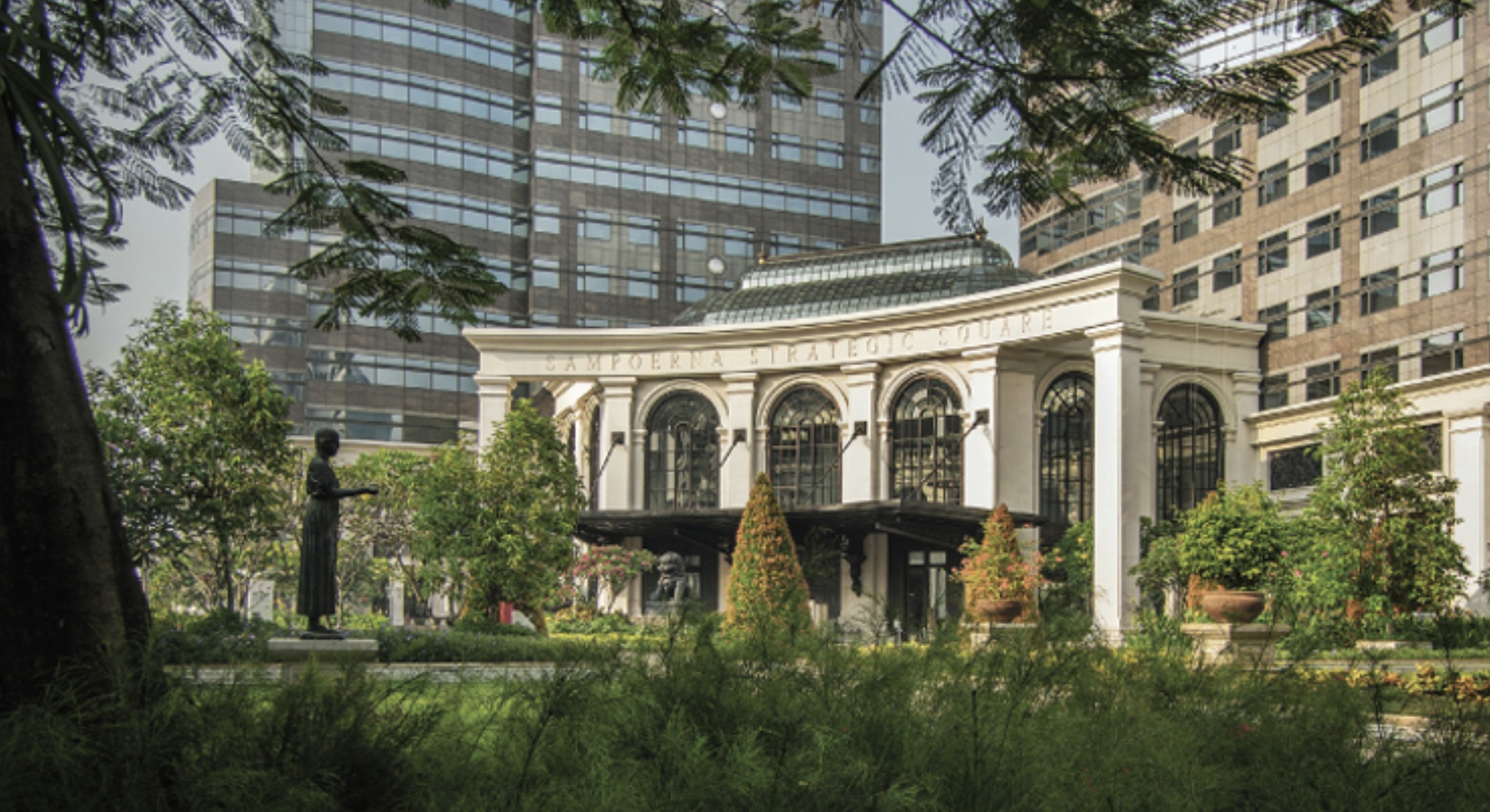 Lokasi Foto Prewedding Sampoerna Strategic Square