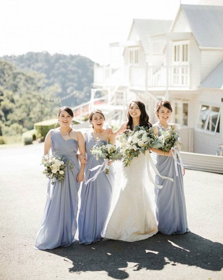 Pakaian Pengiring Pengantin Biru Putih