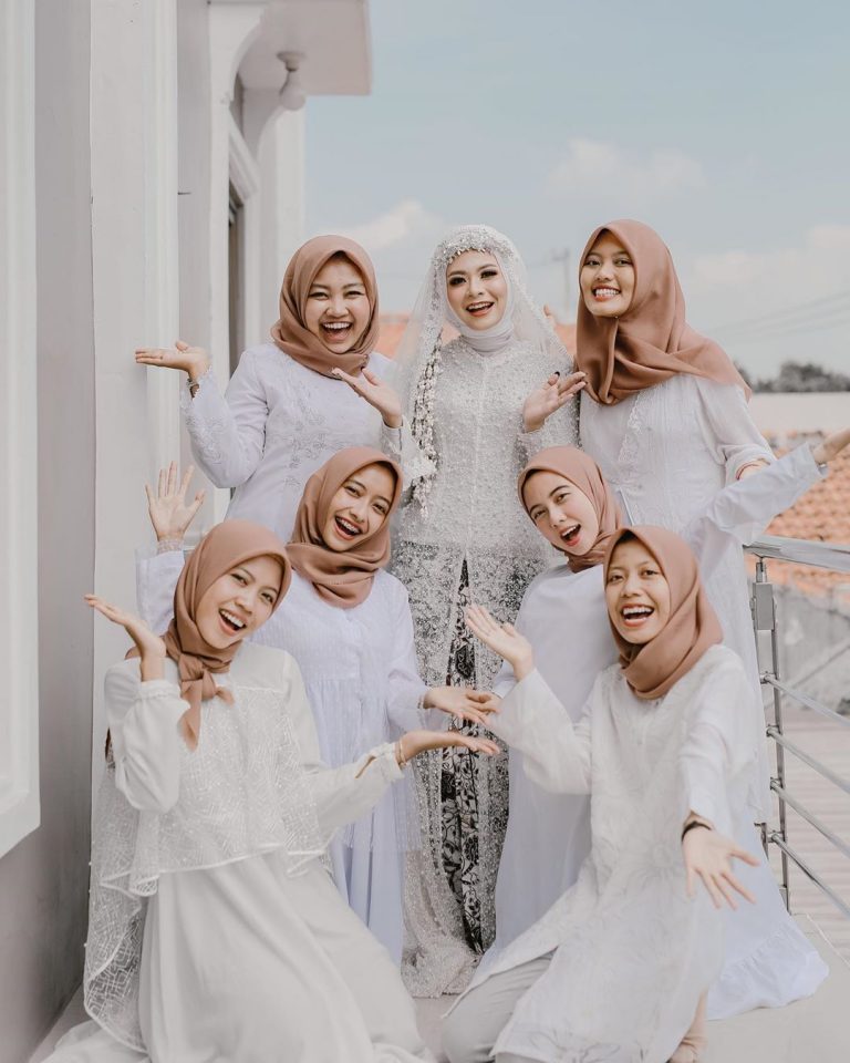 Tips Memilih Seragam Untuk Bridesmaid IdeWedding