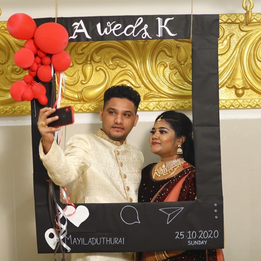 Konsep Photo Booth ini Bertema Frame ala Polaroid