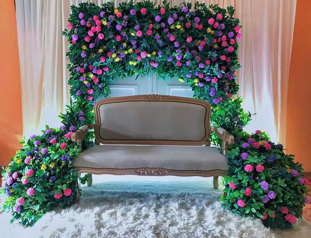 Konsep Photo Booth ini Bertema Sofa