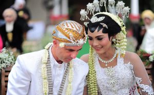 Menikah-dengan-WNA-300x185 Persyaratan Menikah dengan Warga Negara Asing yang Perlu Disiapkan