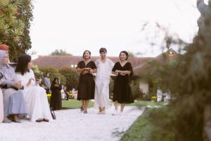 bfvi8lkx86y762320261339-1-300x200 Makna di Balik Dress Code Pernikahan, Setiap Pilihan Punya Cerita