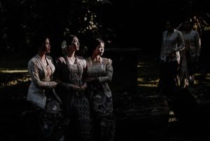 kerap-dianggap-sama-ini-bedanya-among-tamu-dan-pagar-ayu-1-300x201 Kerap Dianggap Sama, Ini Bedanya Among Tamu dan Pagar Ayu dalam Pernikahan Adat Jawa