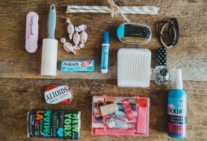 hlco2sqe18g052720191043-300x204 Wedding Emergency Kit: Checklist Barang yang Wajib Disiapkan Pengantin di Hari Pernikahan