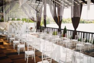 images-2-4-300x201 Cara Mengatur Seating Chart di Resepsi Pernikahan Tanpa Bikin Tamu Canggung