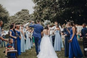 images-300x201 Mengenal Post-Wedding Blues, Perasaan Hampa yang Bisa Muncul Setelah Menikah