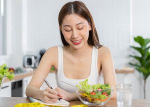 pola-makan-sehat-2-300x214 Diet 2–3 Bulan Sebelum Menikah: Tips Menjaga Berat Badan, Kulit Glowing, dan Tubuh Bugar